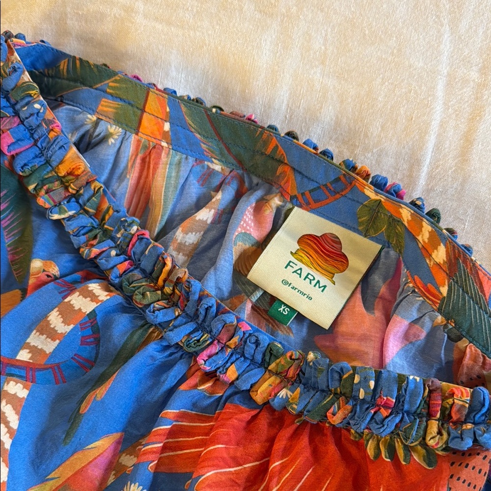 FARM Rio Off-Shoulder Crop Top - Picture 4 of 6